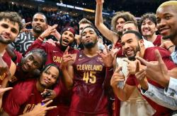 开云体育APP下载-骑士队大胜热火，继续发挥统治力