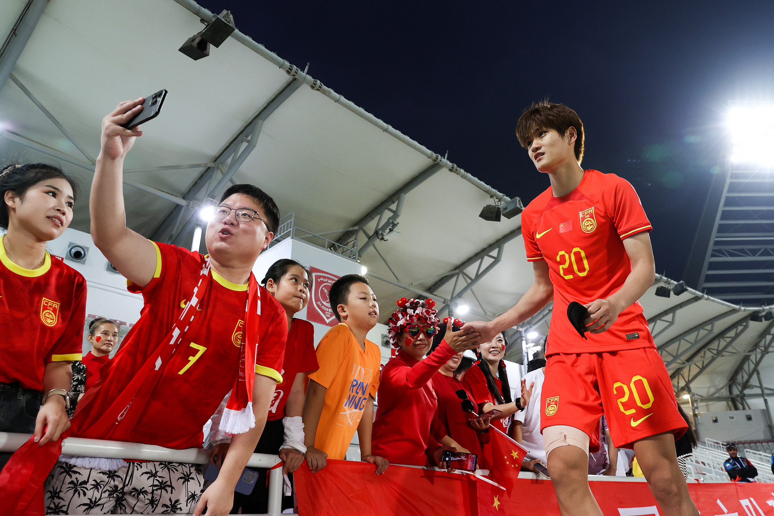 中国国家足球队在世界杯预选赛中取得关键胜利 中国国家足球队在世界杯预选赛中取得关键胜利